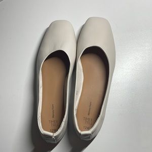 Time and Tru 12W Bone flat